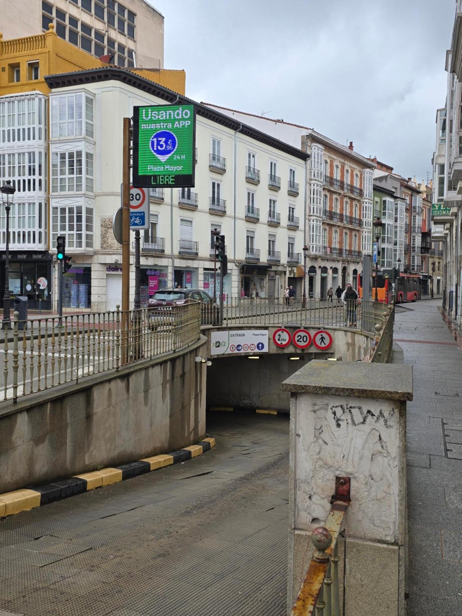 Edificio Aptos Turisticos - Burgos Centro Hc7 Exterior photo